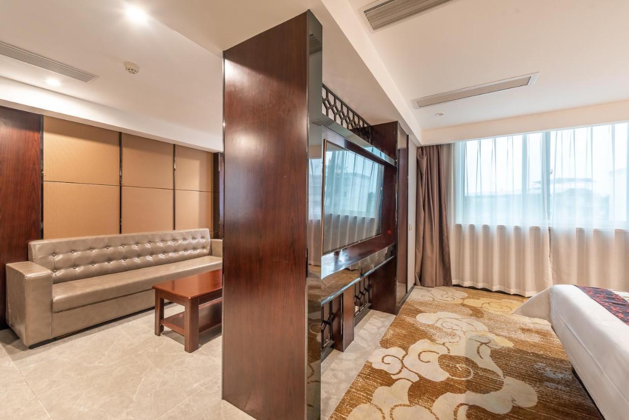 Days Hotel Yishun Guilin Exterior photo